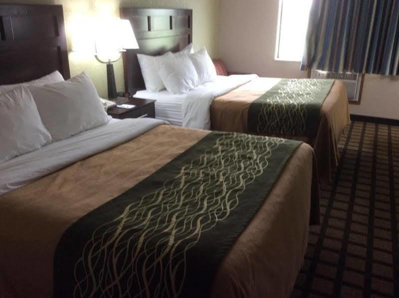 Baymont By Wyndham Ames Hotel Luaran gambar